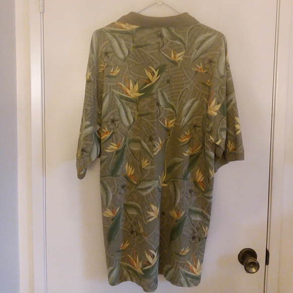 Tommy Bahama Hawaiian polo shirt - Picture 2 of 3